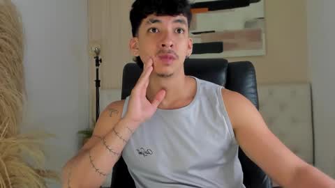 isaac_cryston online show from 11.05.25