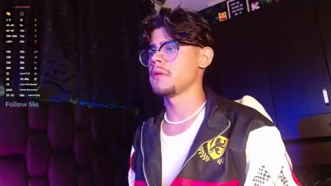 Isaac Saenz. online show from 01.17.25