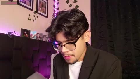 Isaac Saenz. online show from 01.30.25