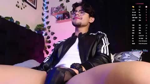 Isaac Saenz. online show from 02.18.25