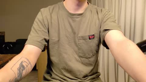 Snapshot of isaac_sheffield chatting on 05.11.26 isaac online show from 05.11.26