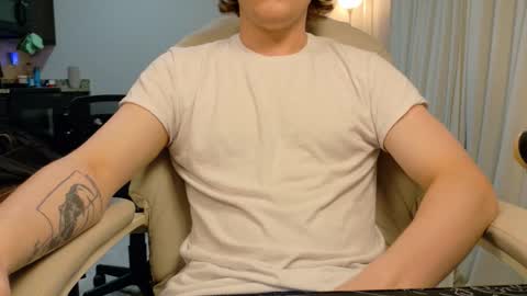 Snapshot of isaac_sheffield chatting on 05.22.26 isaac online show from 05.22.26