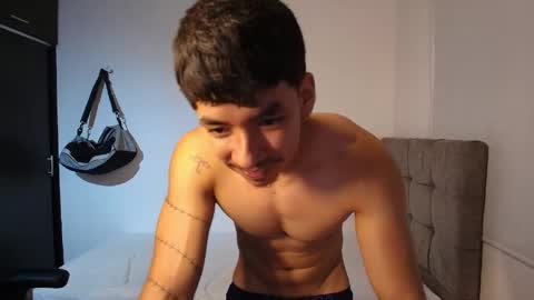 Snapshot of isaac_sttone01 chatting on 04.23.26 muscle isaac online show from 04.23.26