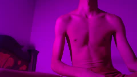 isaac online show from 02.08.25