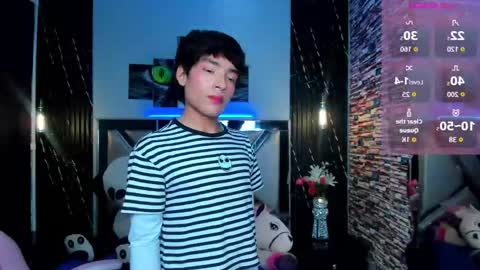 Snapshot of isaacnova chatting on 03.26.26 isaacnova online show from 03.26.26