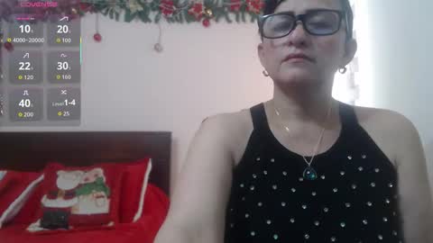 Snapshot of isabeel_sofia01 chatting on 10.25.25 Isabeel Sofia online show from 10.25.25