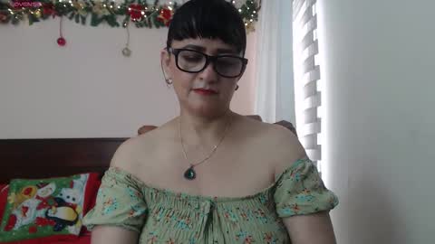 Snapshot of isabeel_sofia01 chatting on 11.02.25 Isabeel Sofia online show from 11.02.25