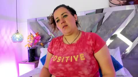 Snapshot of isabela_parkerr chatting on 06.30.26 Mommy Isa online show from 06.30.26