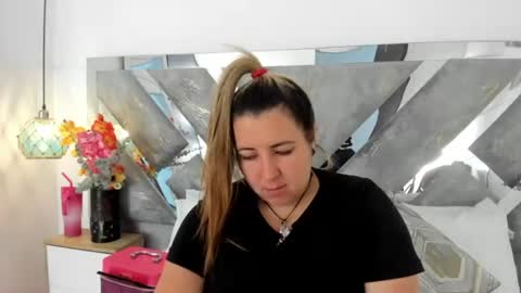 Snapshot of isabela_parkerr chatting on 07.08.26 Mommy Isa online show from 07.08.26