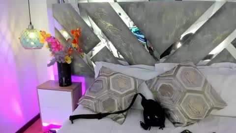 Snapshot of isabela_parkerr chatting on 07.14.26 Mommy Isa online show from 07.14.26