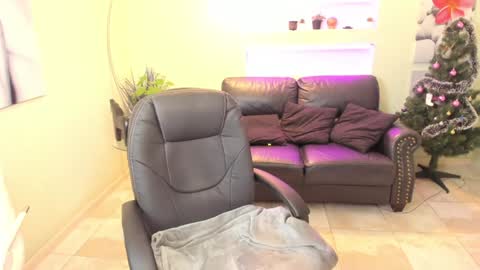 Isabela online show from 01.11.25