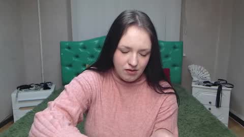 IsabelBlackberry online show from 12.06.24