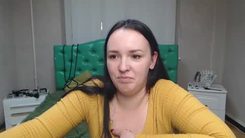 IsabelBlackberry online show from 12.16.24