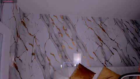 Isabel Bornner online show from 03.11.25