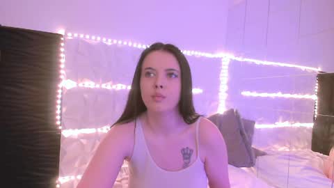 Snapshot of isabell3_ chatting on 05.05.26 Isabelle online show from 05.05.26