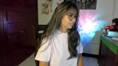 Isabella22 1 online show from 02.06.25