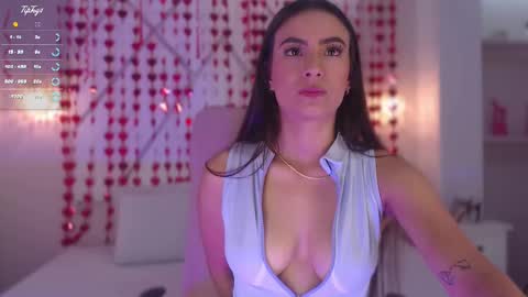 Isa  online show from 02.22.25