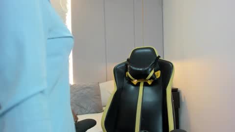 Isabel florez online show from 03.05.26