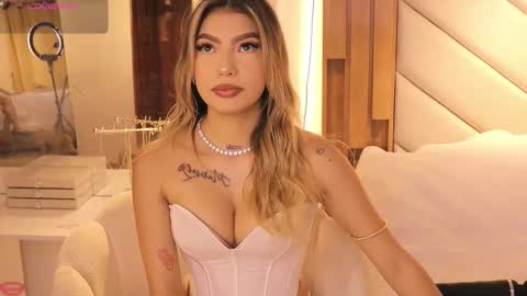 Isabella online show from 12.18.25