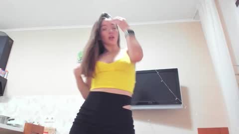 Isabella Noir online show from 10.17.25