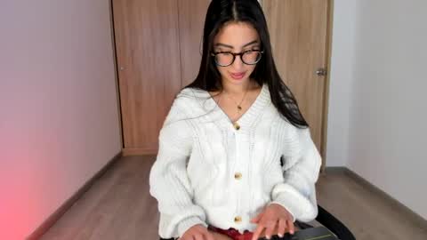 Snapshot of isabella_ospina chatting on 05.30.26 isabella_ospina online show from 05.30.26
