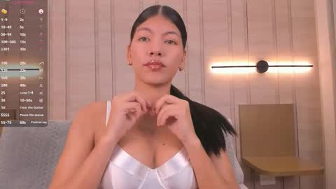 Snapshot of isabella_roberts13 chatting on 12.01.25 isa online show from 12.01.25