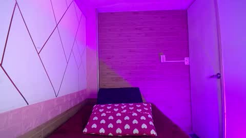 isabella_roseee online show from 11.21.25