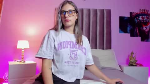 Isabella Rros online show from 02.21.25