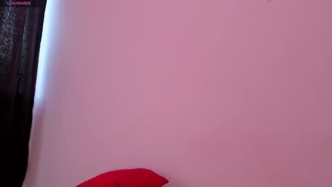 Snapshot of isabella_sex18 chatting on 12.29.24 isabella online show from 12.29.24