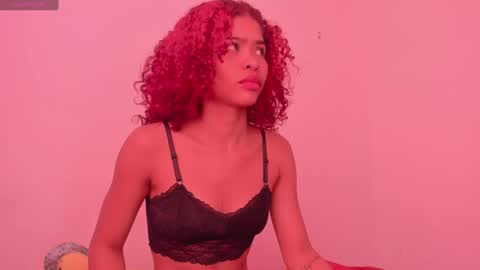 Snapshot of isabella_sex18 chatting on 01.12.25 isabella online show from 01.12.25