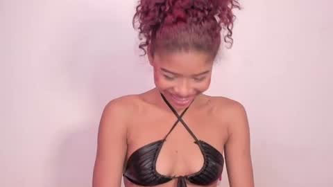 Snapshot of isabella_sex18 chatting on 01.21.25 isabella online show from 01.21.25