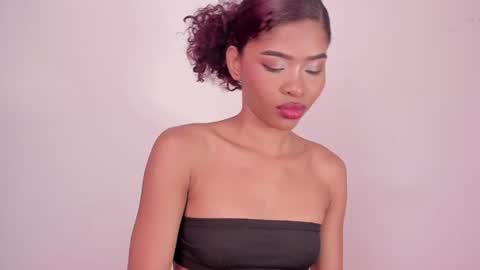 Snapshot of isabella_sex18 chatting on 01.25.25 isabella online show from 01.25.25