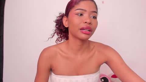 Snapshot of isabella_sex18 chatting on 01.27.25 isabella online show from 01.27.25