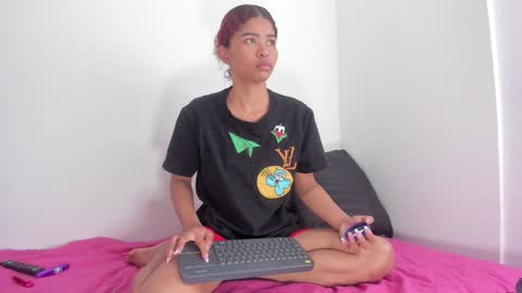 Snapshot of isabella_sex18 chatting on 02.09.25 isabella online show from 02.09.25