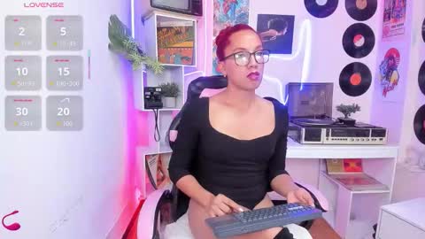 Snapshot of isabella_star_ chatting on 02.10.26 Camila online show from 02.10.26