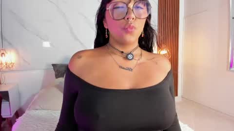 isabella zc online show from 04.29.26