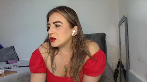 Snapshot of isabellaagarcia chatting on 04.28.26 Isabella online show from 04.28.26