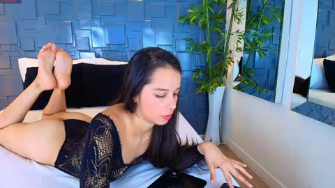 Isabella online show from 12.10.24
