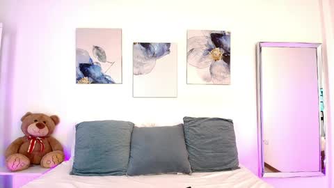 Isabella  online show from 04.10.26