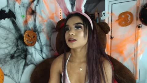 Snapshot of isabellalov chatting on 10.23.25 isabellalov online show from 10.23.25