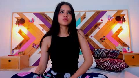 Snapshot of isabellamarinny chatting on 02.24.25 Isabella online show from 02.24.25