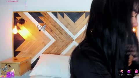 Snapshot of isabellamarinny chatting on 09.17.25 Isabella online show from 09.17.25