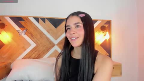 Snapshot of isabellamarinny chatting on 10.10.25 Isabella online show from 10.10.25