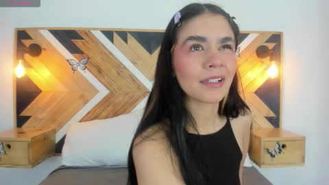 Snapshot of isabellamarinny chatting on 10.15.25 Isabella online show from 10.15.25