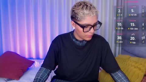 Isabella Mout  online show from 11.30.25