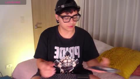 Isabella Mout  online show from 03.13.26