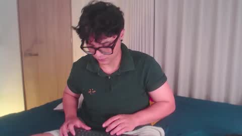 Isabella Mout  online show from 04.18.26