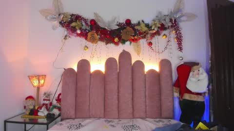  Martina  IG martissmith01 online show from 12.21.24