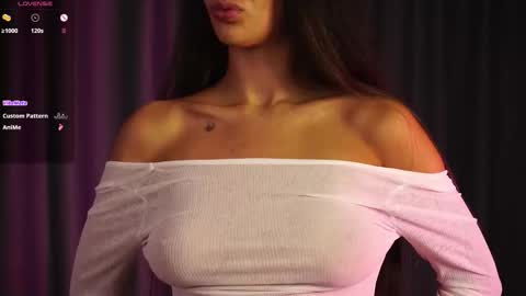 Snapshot of isabellateetz chatting on 11.17.25 isabella online show from 11.17.25