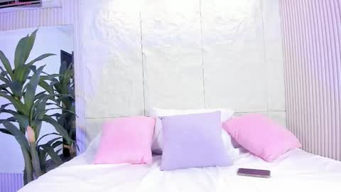 Isa  online show from 12.05.25